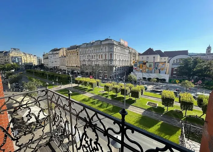 Charles\' Haven In The Heart Of Budapest