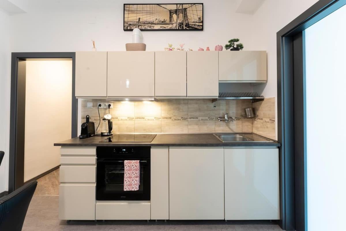 Apartamento Charles' Haven In The Heart Of *