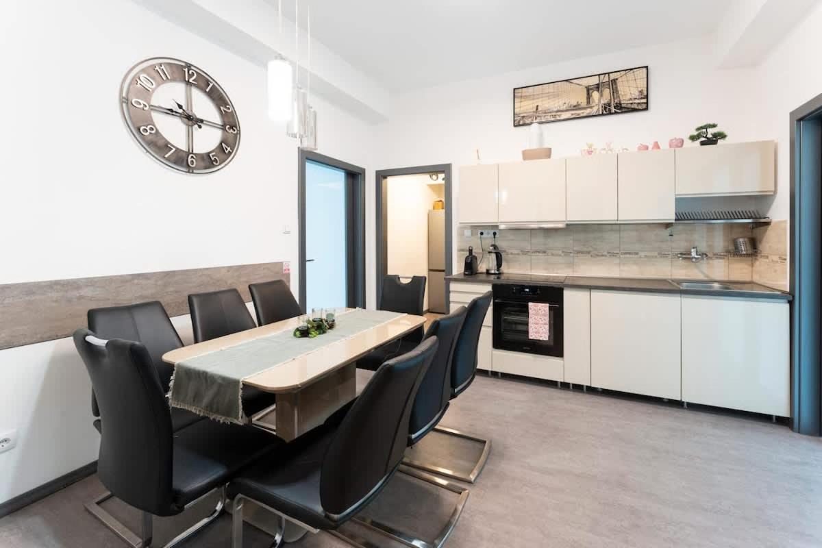 Apartment Charles' Haven In The Heart Of Budapest